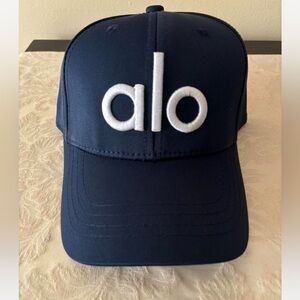 Dark Blue Hat Unisex
New Yoga Hat Adjustable Bassball
Yoga Cap with Classic Logo